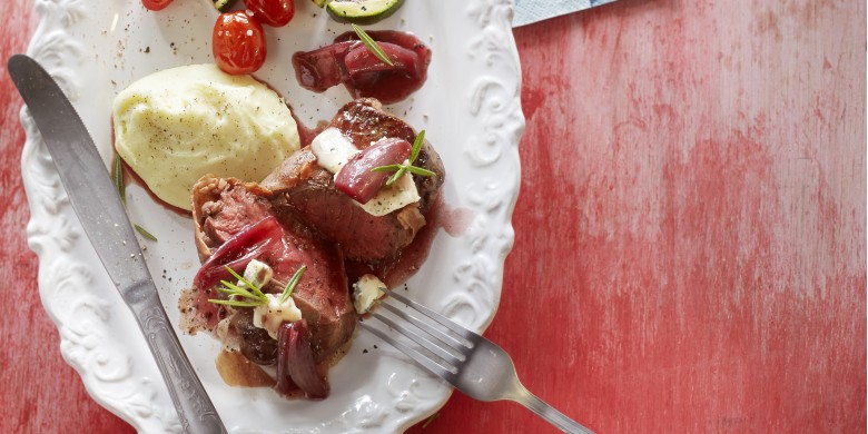 Biefstuk met blauwe kaas en sjalotten-portsaus
