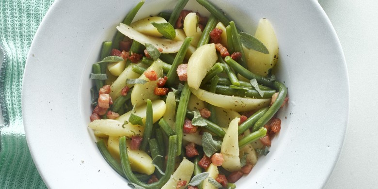 Bonenstoof met spekjes en salie