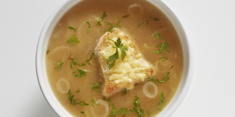 Uiensoep met kerstcroutons