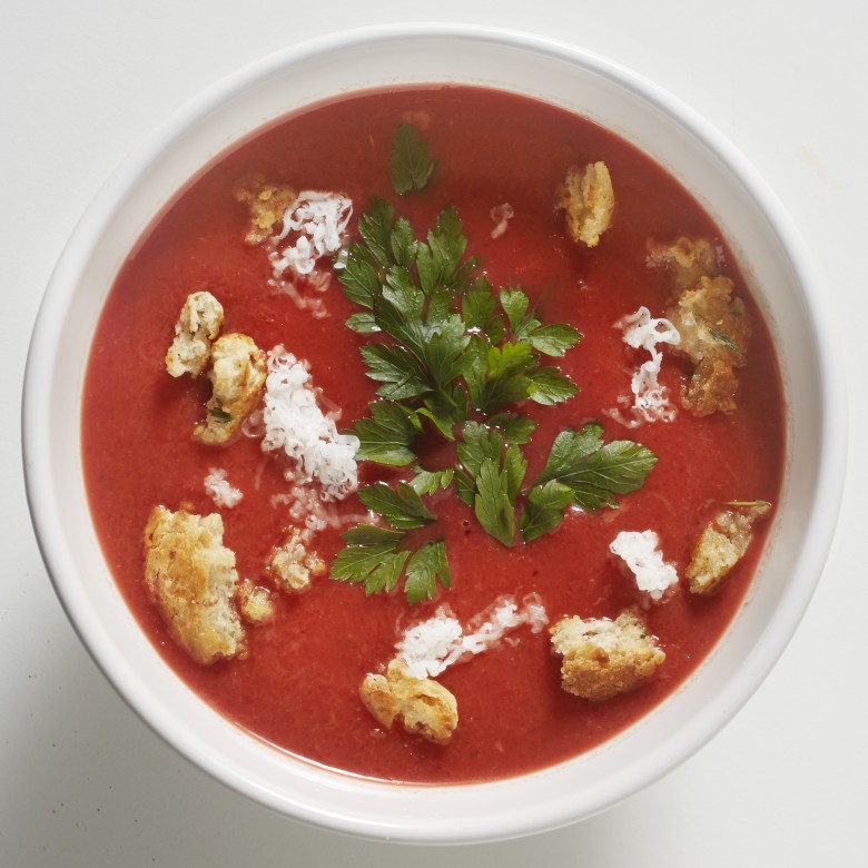 Bietensoep met geitenkaas