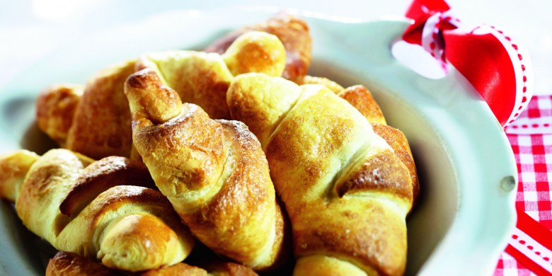 Croissantjes met rozijnen en kaneel