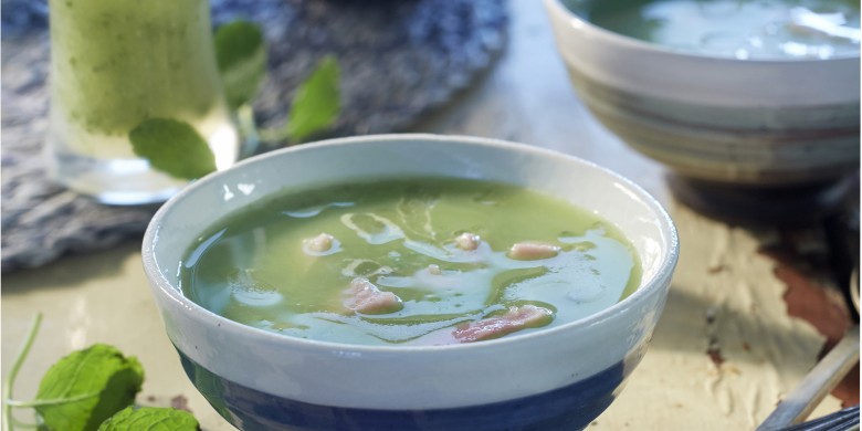 Doperwtensoep met ham en muntolie