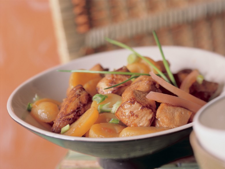 Ajam semur, gesmoorde kip