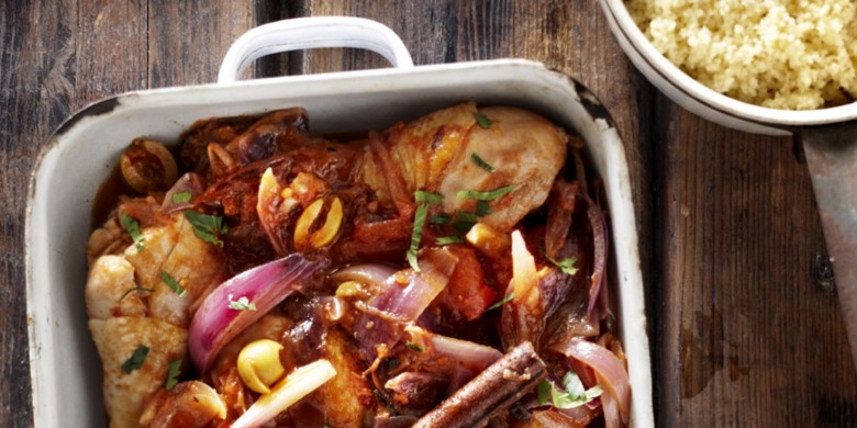 Drumsticks met tomaat, kaneel en olijven