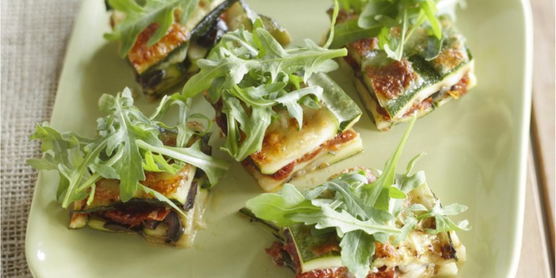 Courgettegratin met tomaat en olijven