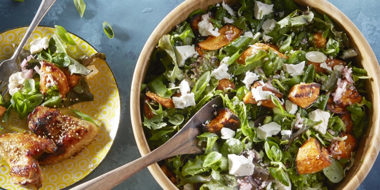 Salade van zoete aardappel met feta en koriander