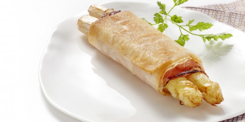 Filodeegrolletjes met witte asperges