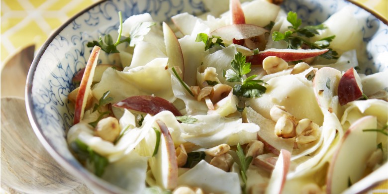 Knolselderij met appel en hazelnoten