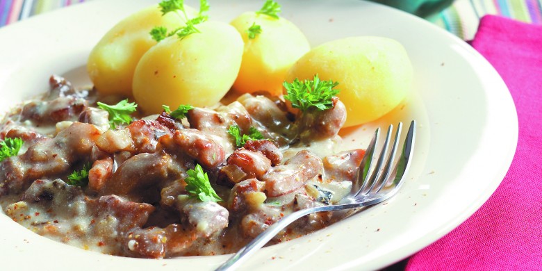 Karnemelksaus met speklapjes