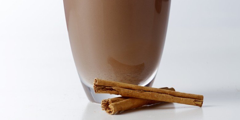 Chocolademelk met kaneel