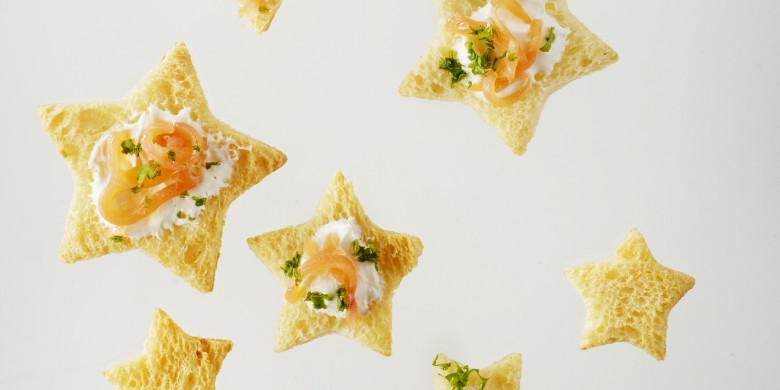 Sterretjes met zalm en mierikswortelcrème