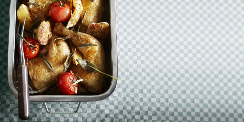 Kip met gepofte knoflook en citroen