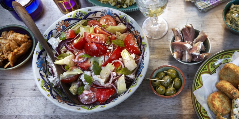 Tomatensalade met artisjok en feta