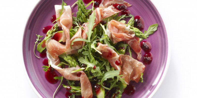 Aspergesalade met rauwe ham