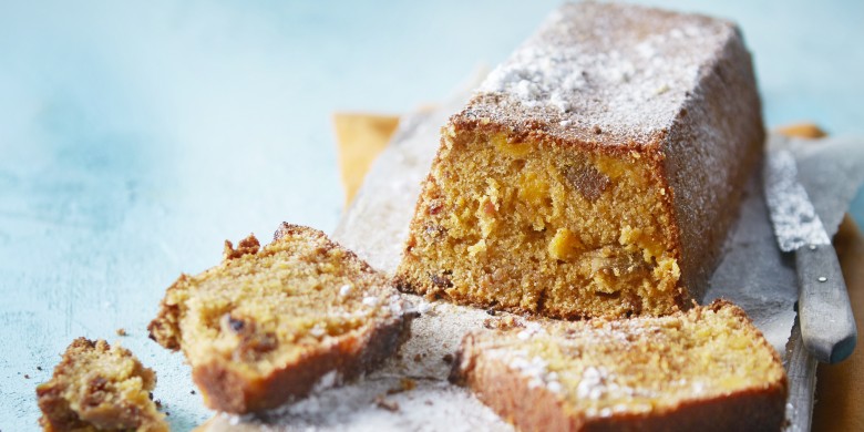 Pompoencake met walnoten en zuidvruchten