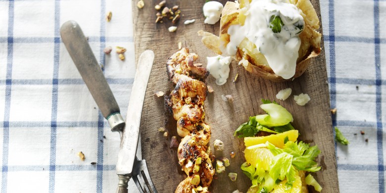 Kipsaté met bleekselderij en gepofte aardappel