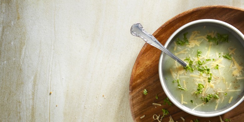 Bloemkoolsoep met gepofte knoflook