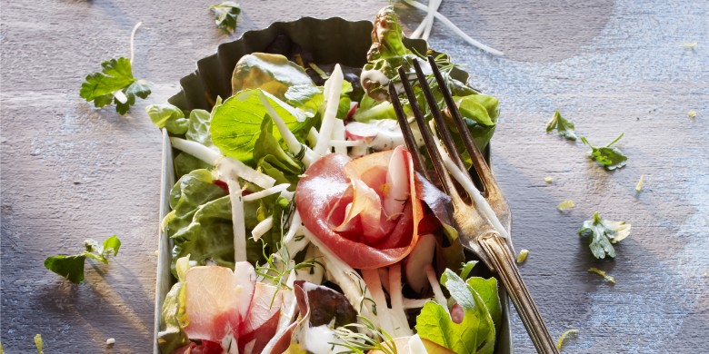 Selderijsalade met rookvlees en kruidenmayonaise