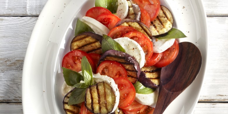 Salade van gegrilde aubergine en mozzarella