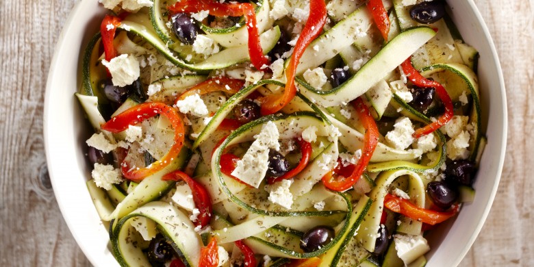 Salade van gemarineerde courgette en geroosterde paprika