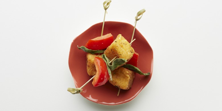 Kaasspiesjes met paprika en salie