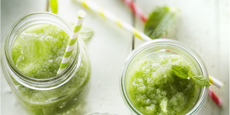 Komkommersmoothie met groene appel en munt