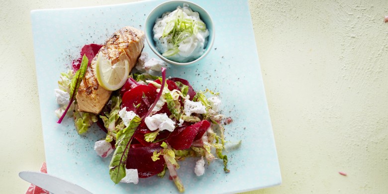 Zomerbietjessalade met geroosterde zalm