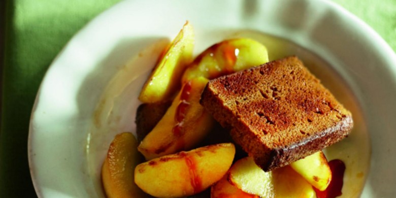 Gebakken appel met geroosterde  kruidkoek