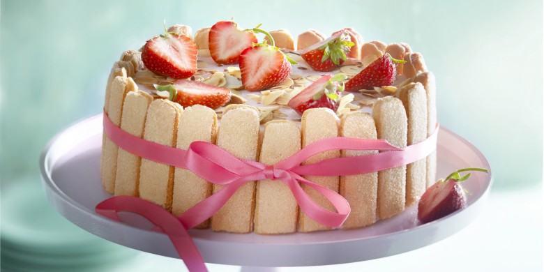 Charlotte van aardbeienmousse