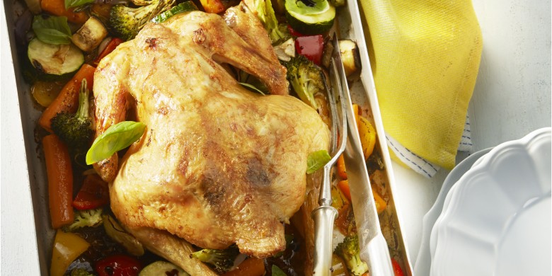 Kip met zomergroenten uit de oven