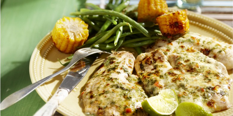 Gegratineerde tilapia met pittige saus