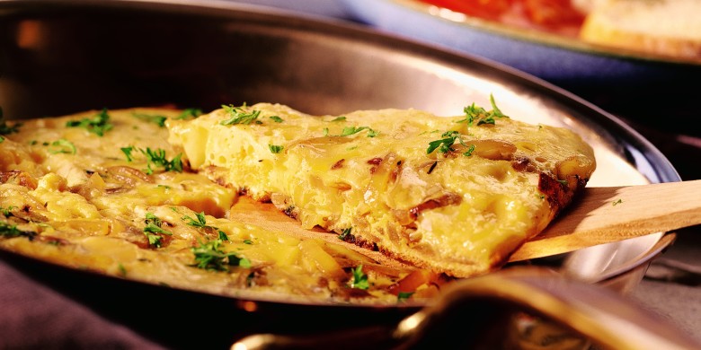 Omelet met uien en kaas