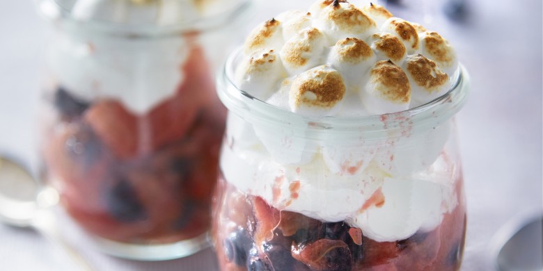 Rabarber-bessenpotjes met meringue