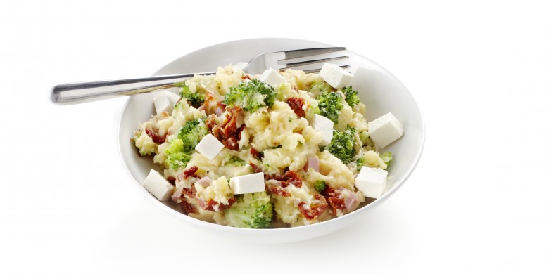 Broccolistamppot met ham, tomaat en feta