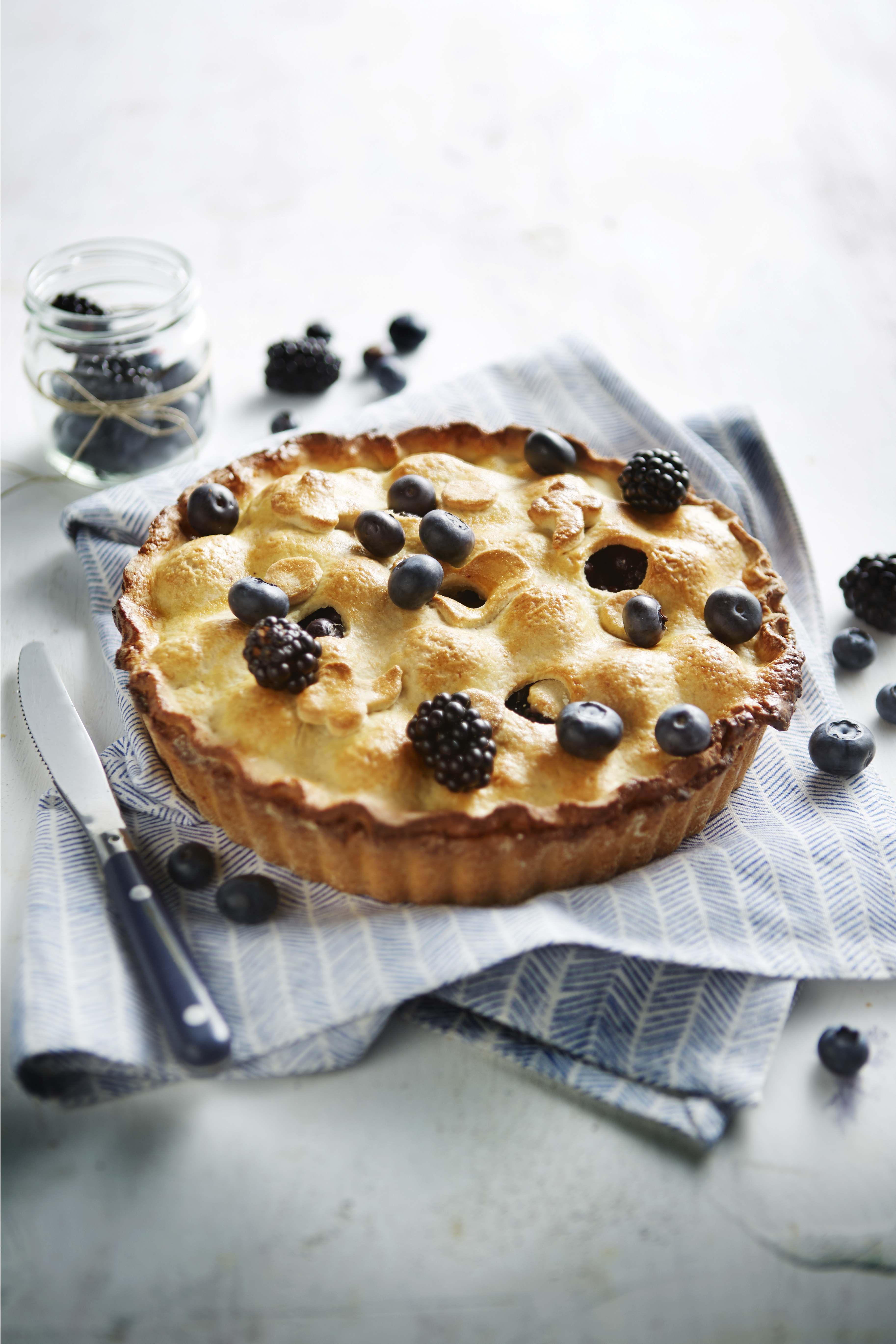 Classic American pie met bramen en bessen