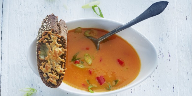 Rodepepersoep met kaascrouton