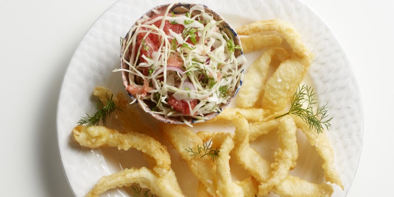 Vis-tempura met frisse koolsalade