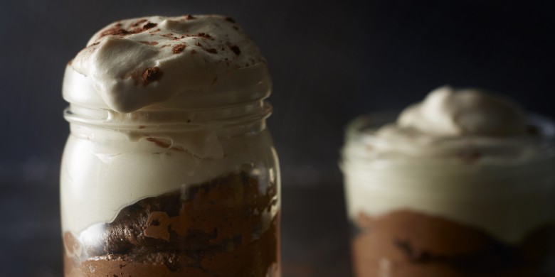 Snelle chocolademousse met mokkaroom