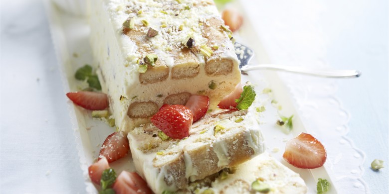 Tiramisu con gelato e fragole