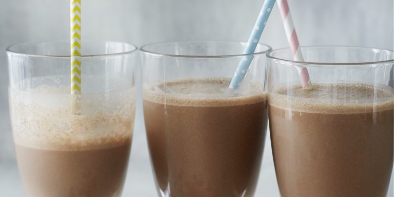 Milkshake met chocolade en banaan