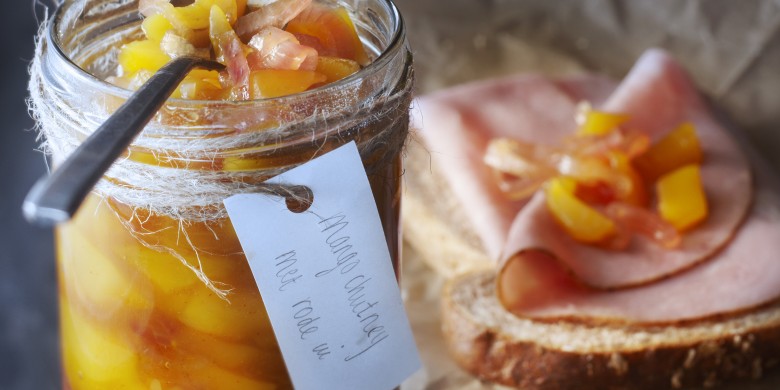 Mangochutney met rode ui