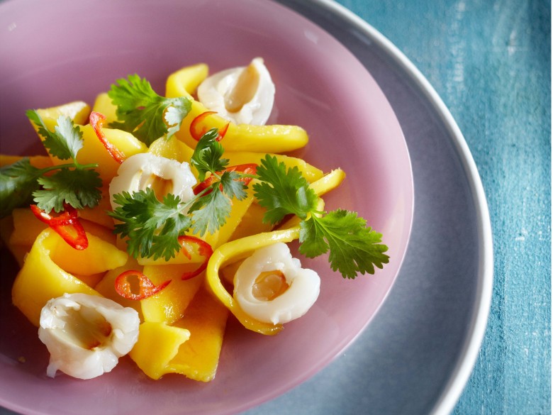 Mangosalade met gember, koriander en rode peper
