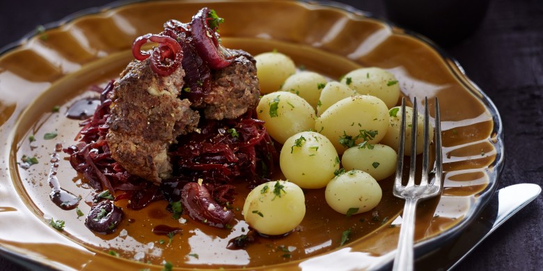 Duitse biefstuk met uienmarmelade en rodekool
