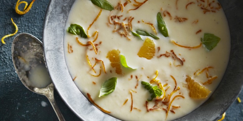 Knolselderijsoep met sinaasappel