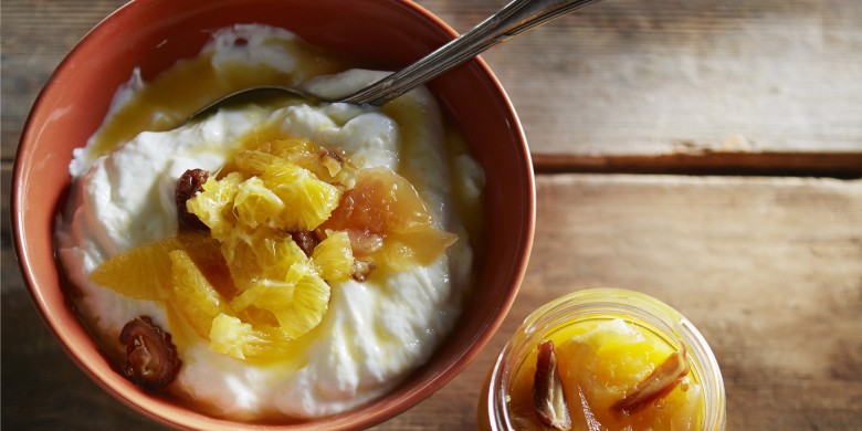 Sinaasappelcompote met honing en dadels