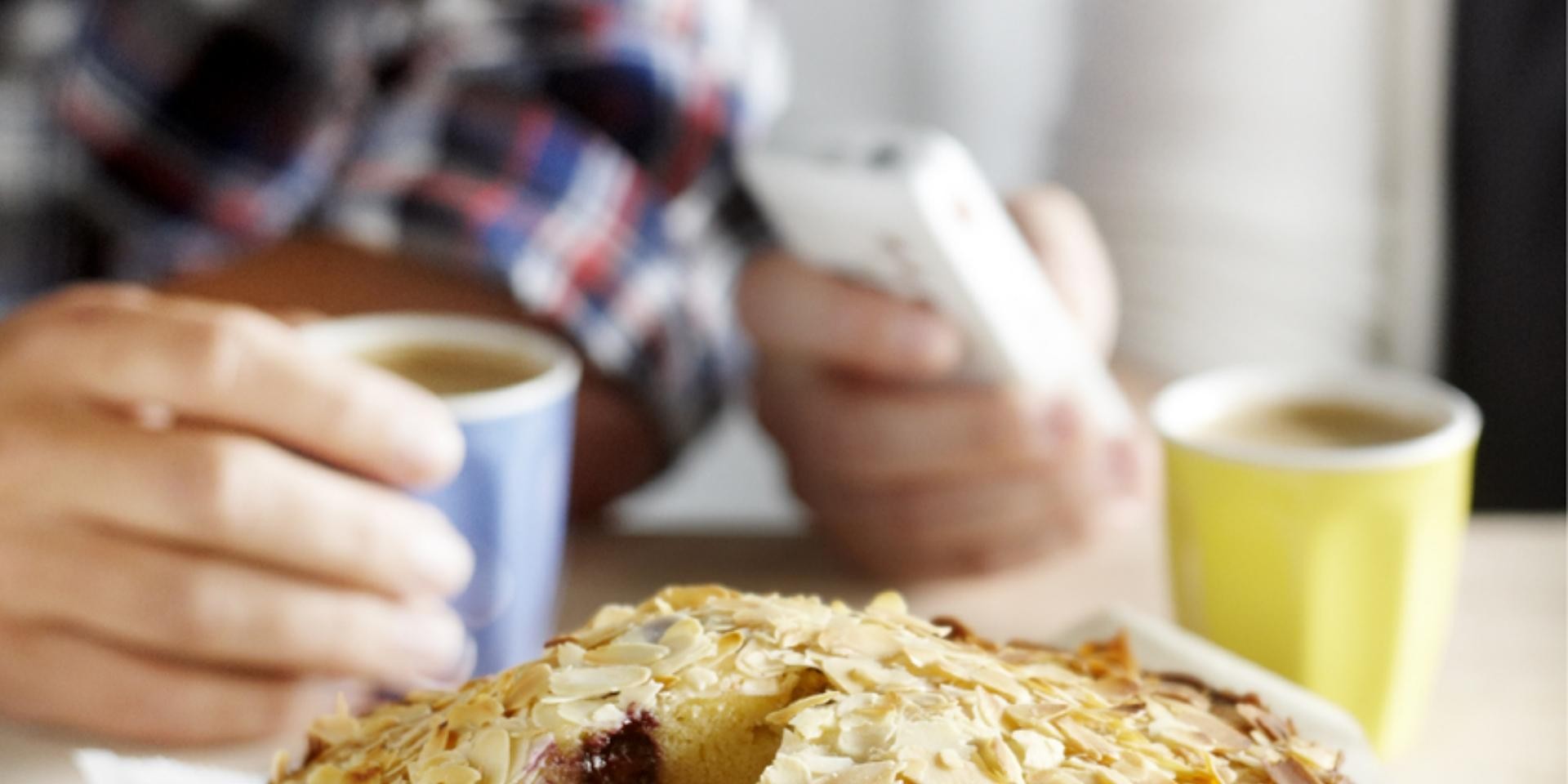Kardemombosbessencake