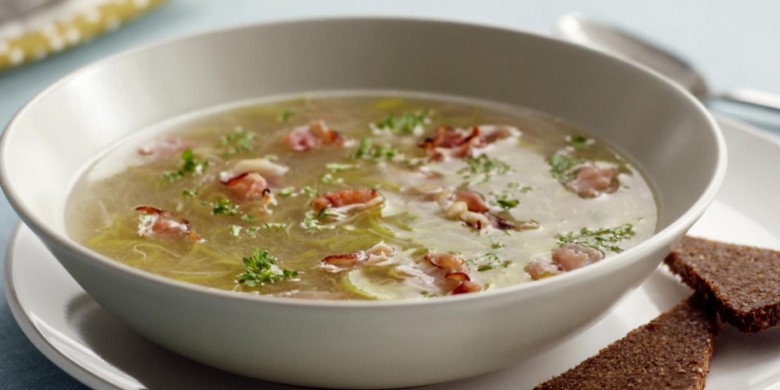 Kippensoep met prei en bacon