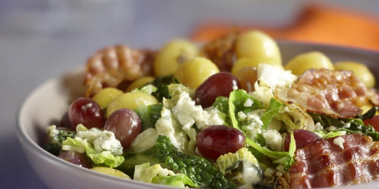 Kool met geroosterd spek en blauwe kaas