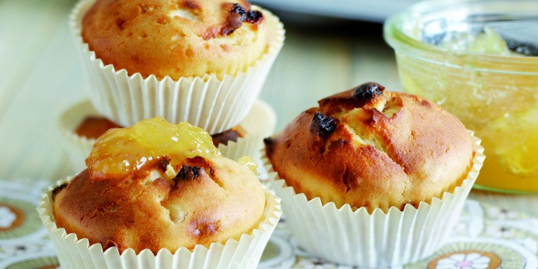 Kwarkmuffins met warme ananassaus 