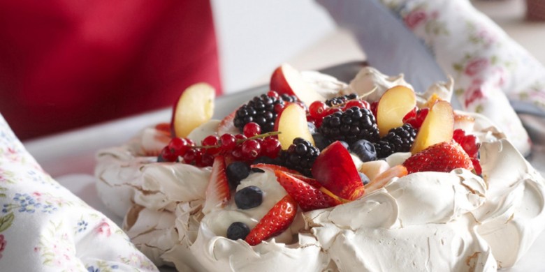 Meringue met vanillekwark en vers fruit